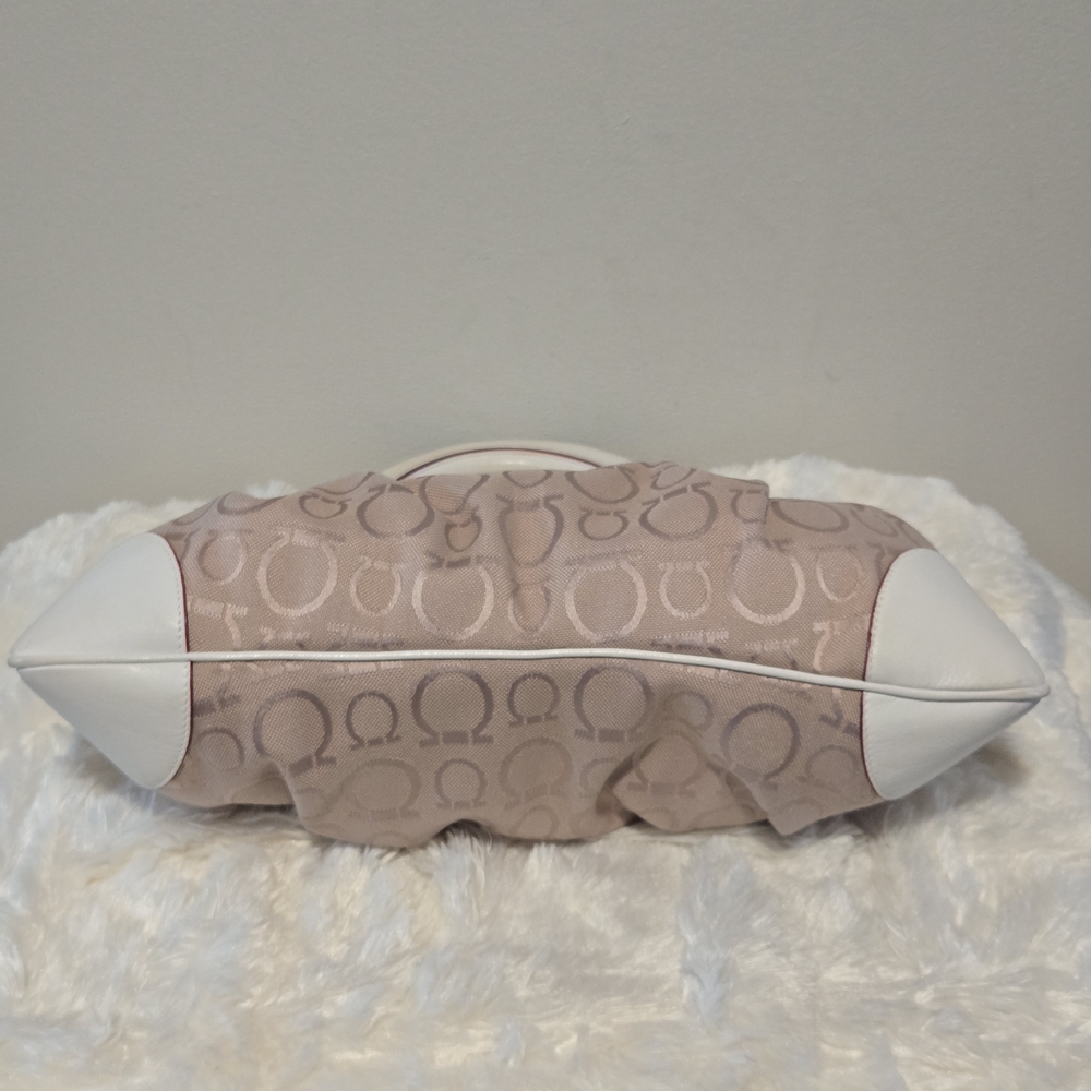 Salvatore Ferragamo Gancini Satchel in Blush Jacquard and White Leather - Picture 9 of 11